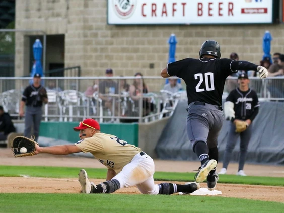 Goldeyes fall to Milkmen in 10 innings – Winnipeg Sun