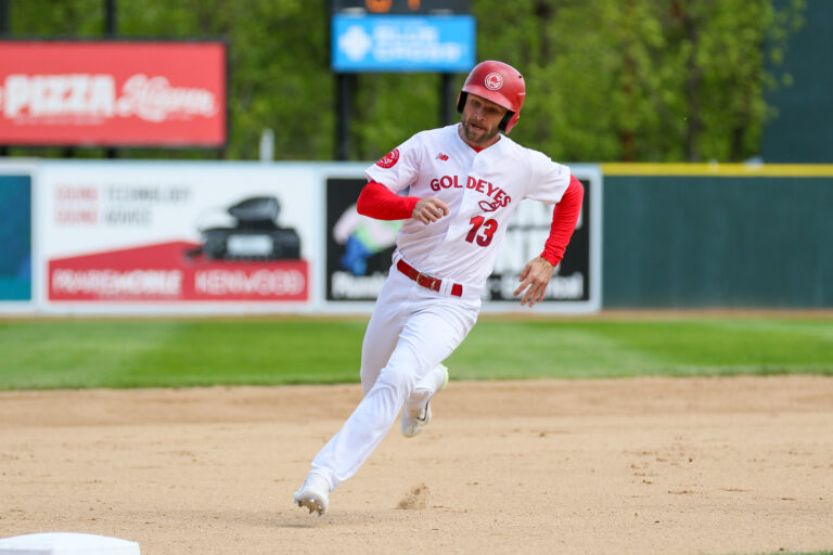 Goldeyes Unable to Collar DockHounds – Goldeyes.com