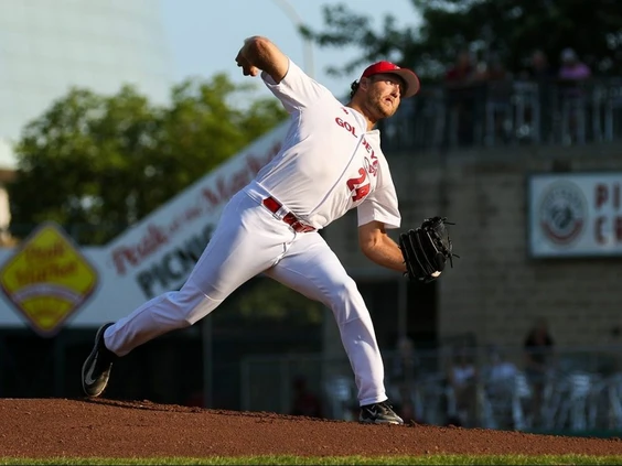 Monarchs’ offensive barrage sinks Winnipeg Goldeyes – Winnipeg Sun