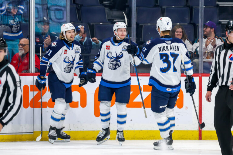 Manitoba Moose Split Home Opening Series with Rockford IceHogs – THW