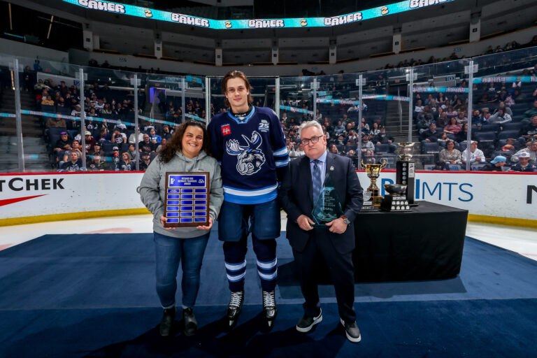 Manitoba Moose Cap Off Home Schedule With Split Against Iowa Wild – THW